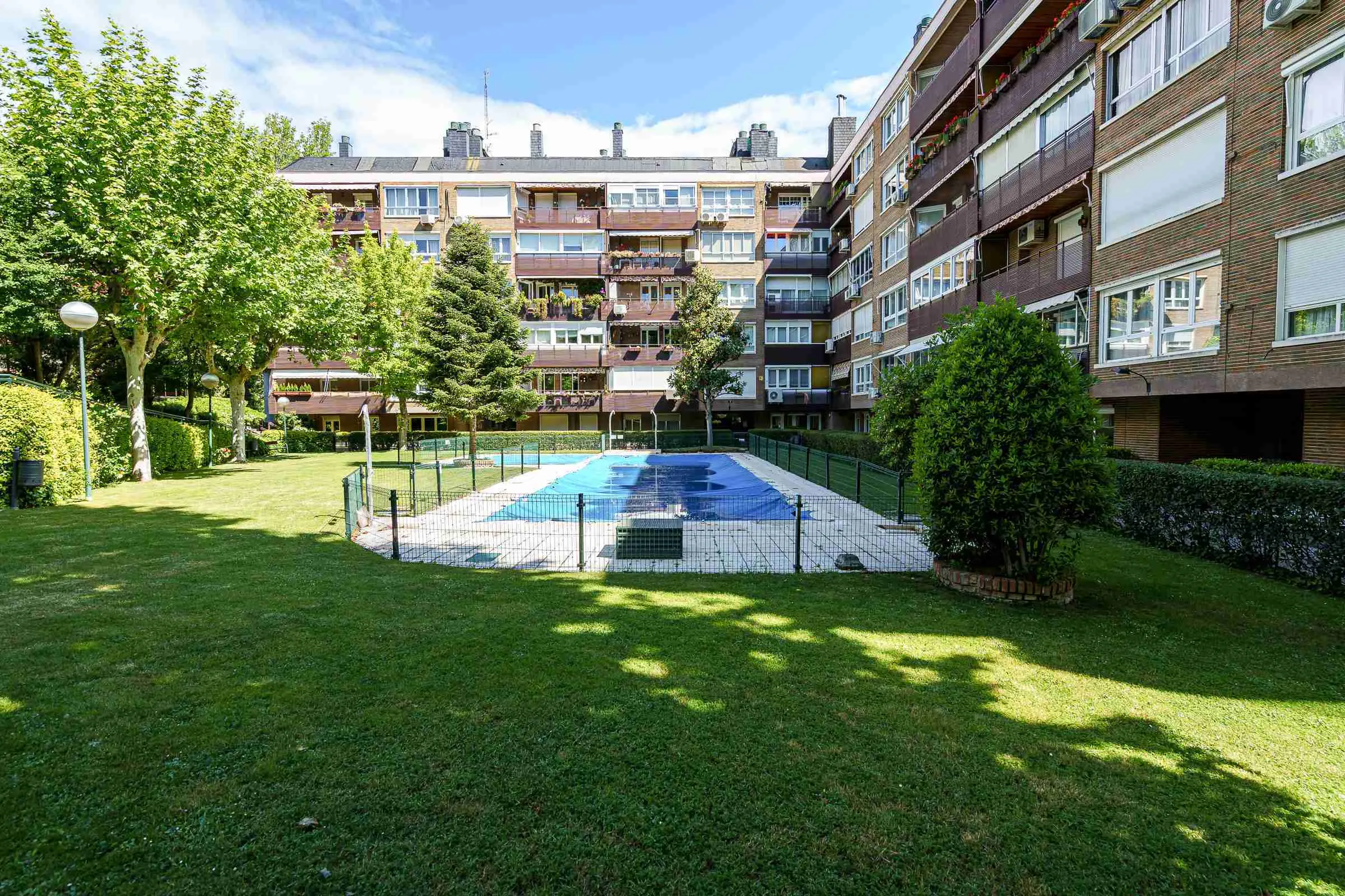 Piso en venta en Madrid. Piscina